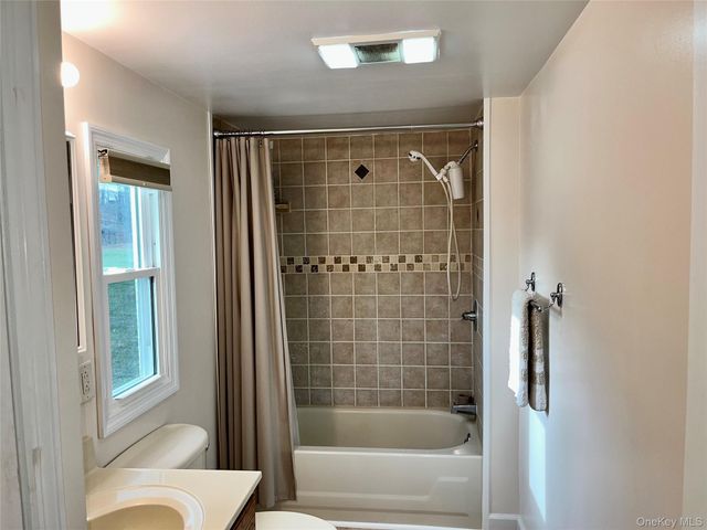 529 5th Ave, Middletown, NY 10941