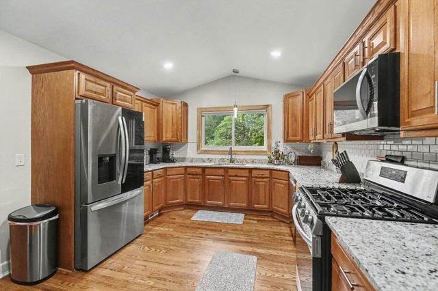 37454 Eagle Drive, Livonia City, MI 48150