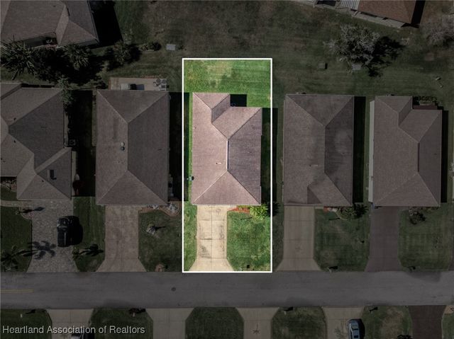 10433 High Grove Avenue, Lake Placid, FL 33852