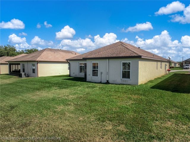 10433 High Grove Avenue, Lake Placid, FL 33852