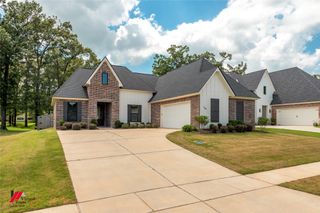 725 Julesburg Lane, Benton, LA 71006