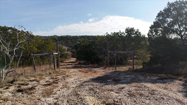 445-455 E Skyline Acres, Wimberley, TX 78676