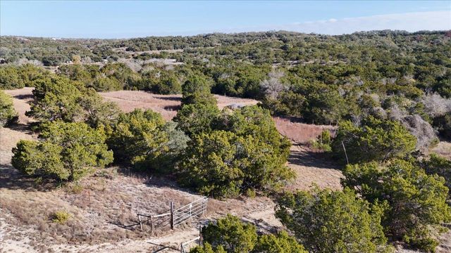 445-455 E Skyline Acres, Wimberley, TX 78676
