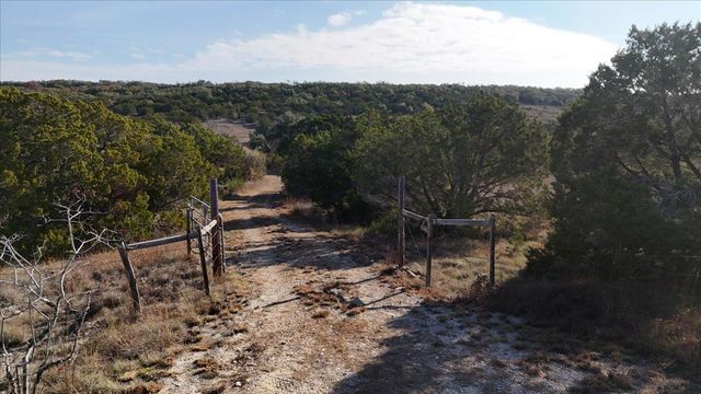 445-455 E Skyline Acres, Wimberley, TX 78676