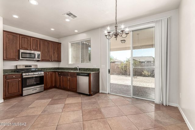 120 W Vuelta Friso, Sahuarita, AZ 85629