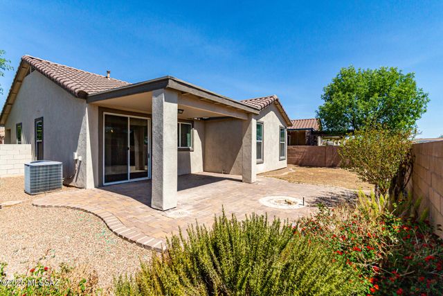 120 W Vuelta Friso, Sahuarita, AZ 85629