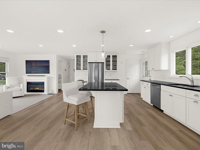 713 BAY DR, Stevensville, MD 21666