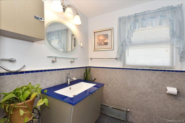 236 Thelma Avenue, Merrick, NY 11566