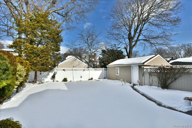 236 Thelma Avenue, Merrick, NY 11566