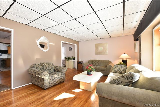 236 Thelma Avenue, Merrick, NY 11566