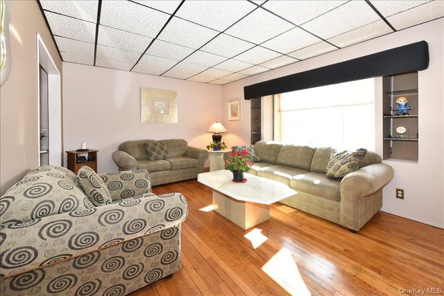 236 Thelma Avenue, Merrick, NY 11566