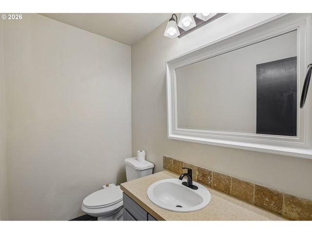 13501 Ne 19TH St, Vancouver, WA 98684