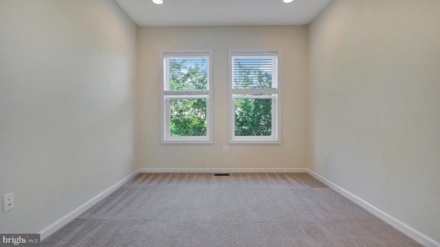 1337 MAPLE VIEW PL SE, Washington, DC 20020