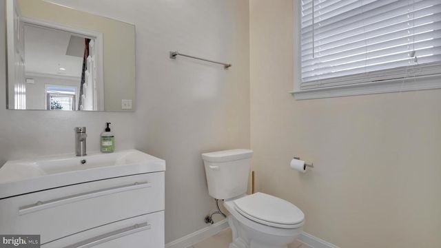 1337 MAPLE VIEW PL SE, Washington, DC 20020
