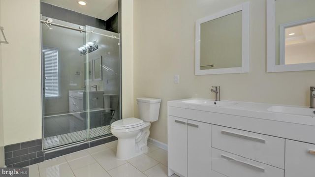 1337 MAPLE VIEW PL SE, Washington, DC 20020