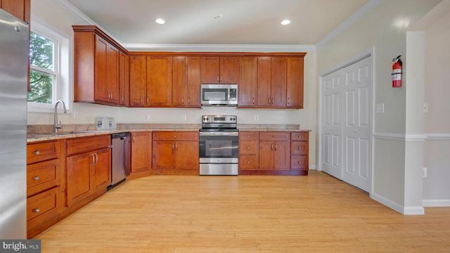 1337 MAPLE VIEW PL SE, Washington, DC 20020