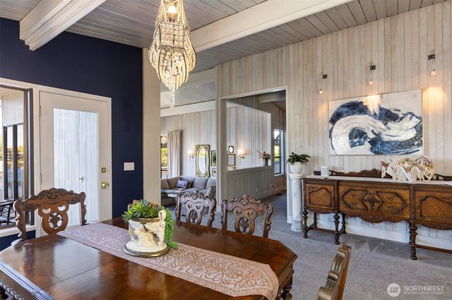 3510 W Commodore Way, Seattle, WA 98199