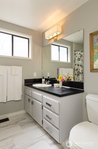 3510 W Commodore Way, Seattle, WA 98199