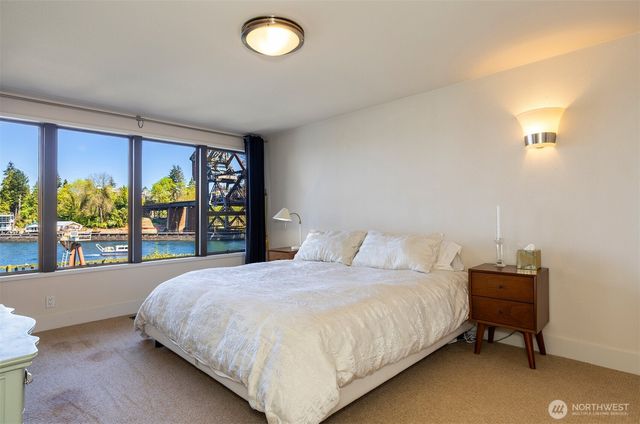 3510 W Commodore Way, Seattle, WA 98199