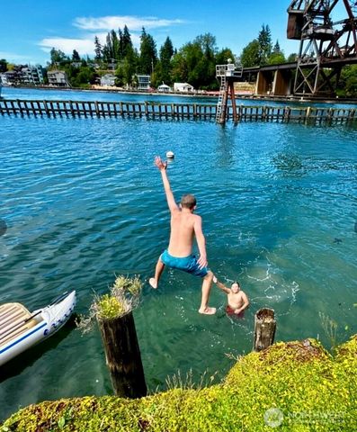 3510 W Commodore Way, Seattle, WA 98199