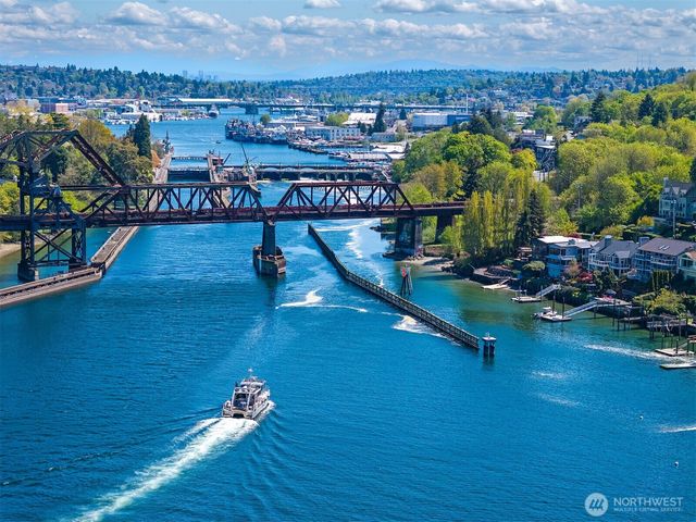 3510 W Commodore Way, Seattle, WA 98199