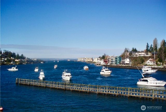 3510 W Commodore Way, Seattle, WA 98199