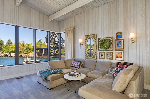 3510 W Commodore Way, Seattle, WA 98199