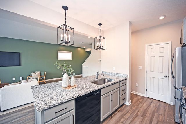 1506 Summerview Lane, Miami Twp, OH 45150