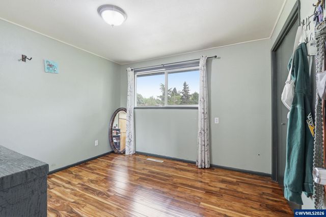 565 Brown Ct Ct, Woodburn, OR 97071