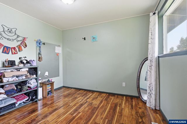 565 Brown Ct Ct, Woodburn, OR 97071