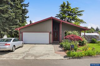 565 Brown Ct Ct, Woodburn, OR 97071
