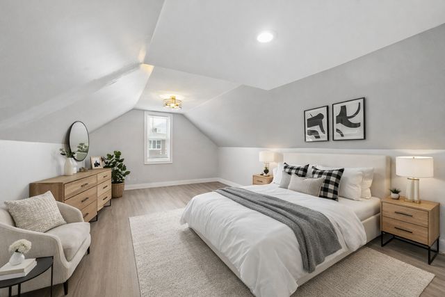 8224 S Saginaw Avenue, Chicago, IL 60617