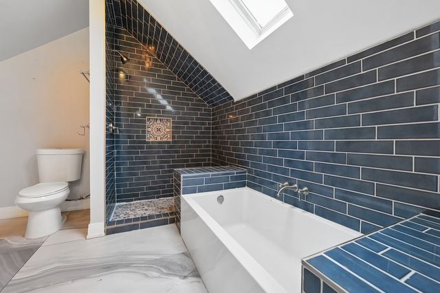 8224 S Saginaw Avenue, Chicago, IL 60617