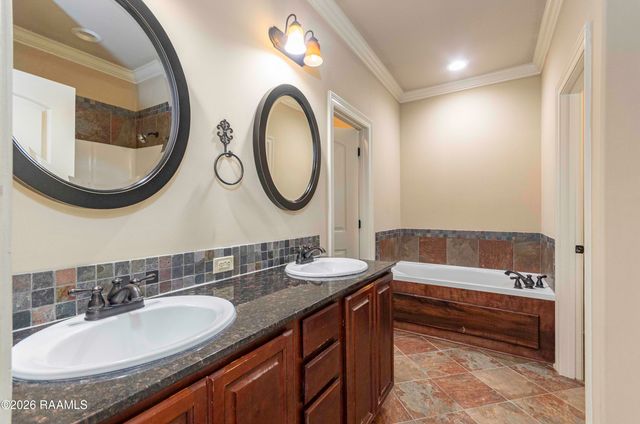 308 Forest Creek Drive 100, Scott, LA 70583