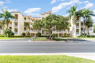 4843 Hampshire CT # 106, Naples, FL 34112