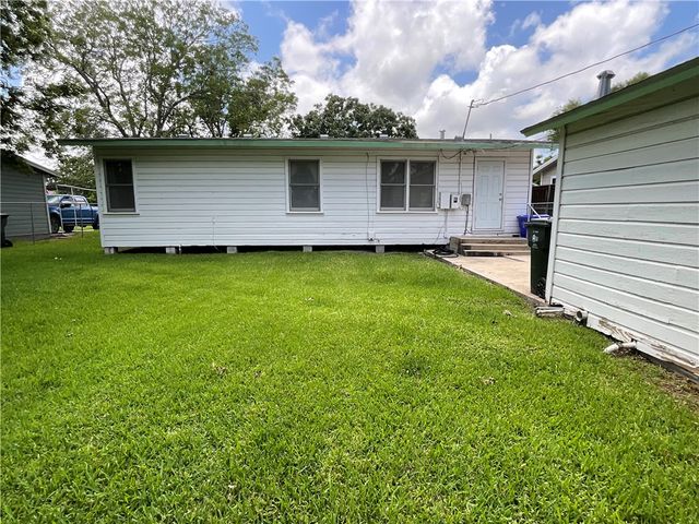 1202 Zarsky Dr, Corpus Christi, TX 78412