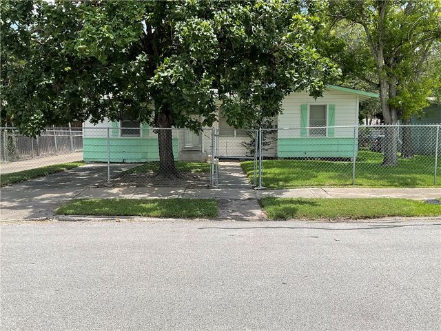 1202 Zarsky Dr, Corpus Christi, TX 78412
