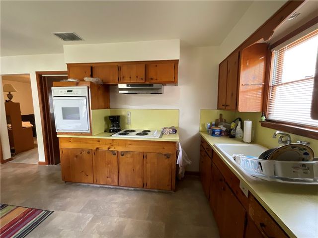 1202 Zarsky Dr, Corpus Christi, TX 78412