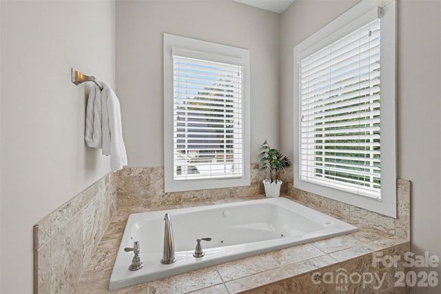 2914 Windsor Avenue, Charlotte, NC 28209