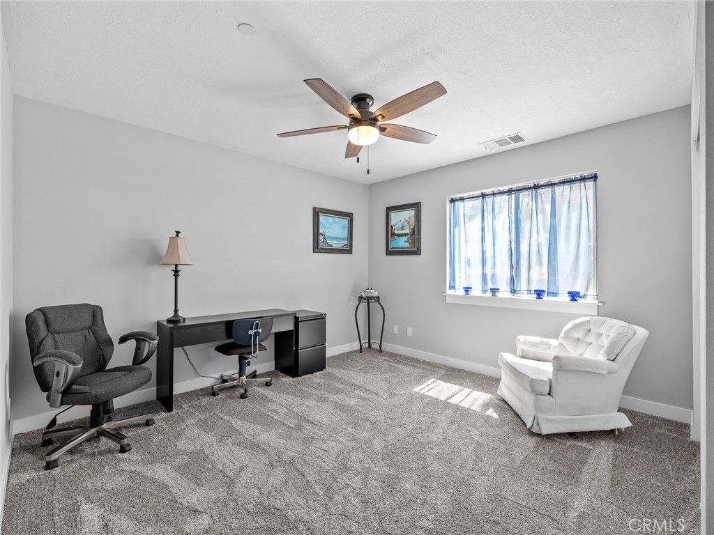 Image 24 of property listing at 24162 Shoshone Road, Apple Valley, CA 92307