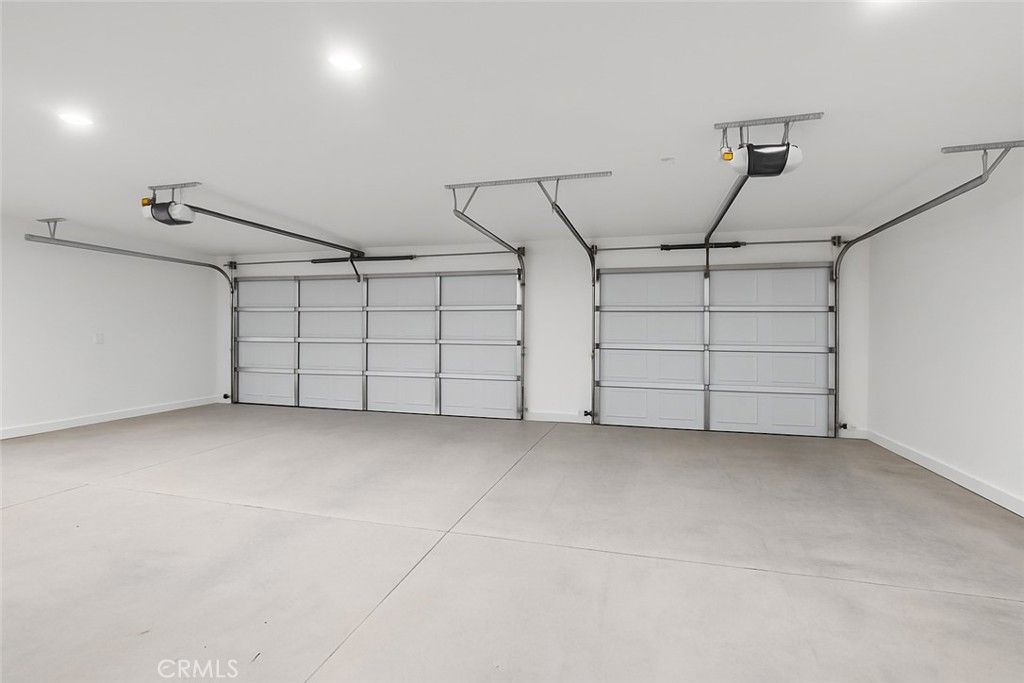 Image 28 of property listing at 24162 Shoshone Road, Apple Valley, CA 92307