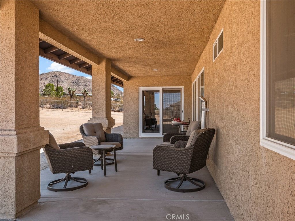 Image 32 of property listing at 24162 Shoshone Road, Apple Valley, CA 92307