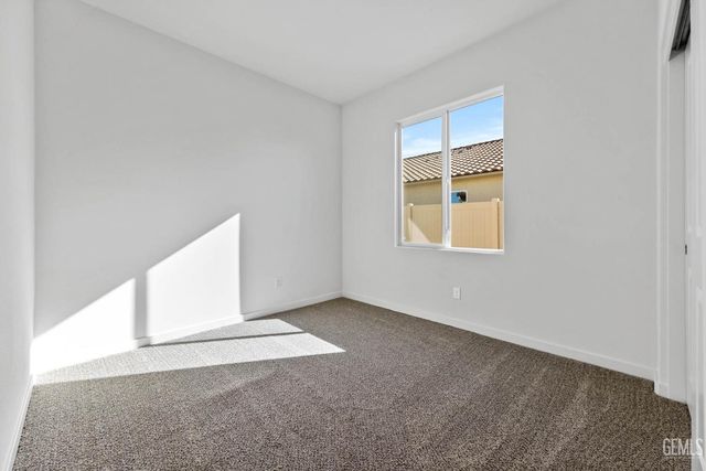 7924 Blueberry Avenue, Bakersfield, CA 93313