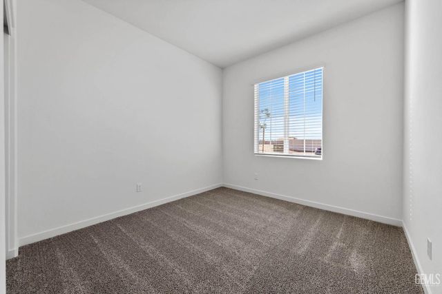 7924 Blueberry Avenue, Bakersfield, CA 93313