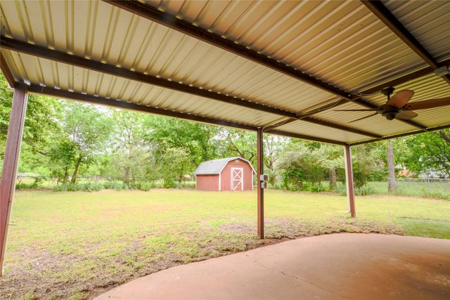 1915 W Bond Street, Denison, TX 75020