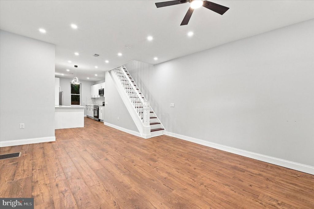 906 N FALLON ST, PHILADELPHIA, PA 19131 — photo 4