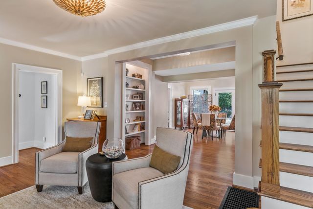 1724 Green Hills Dr, Nashville, TN 37215