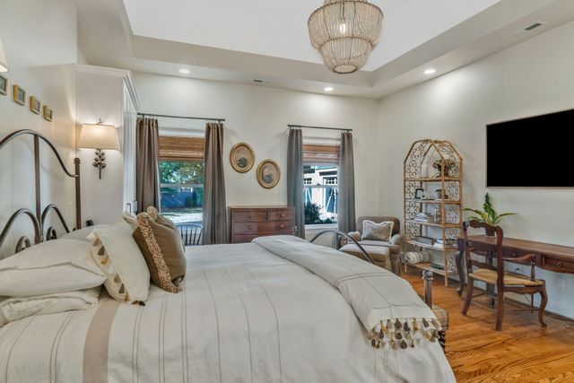 1724 Green Hills Dr, Nashville, TN 37215