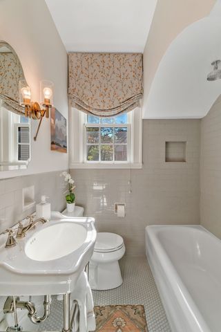 1724 Green Hills Dr, Nashville, TN 37215