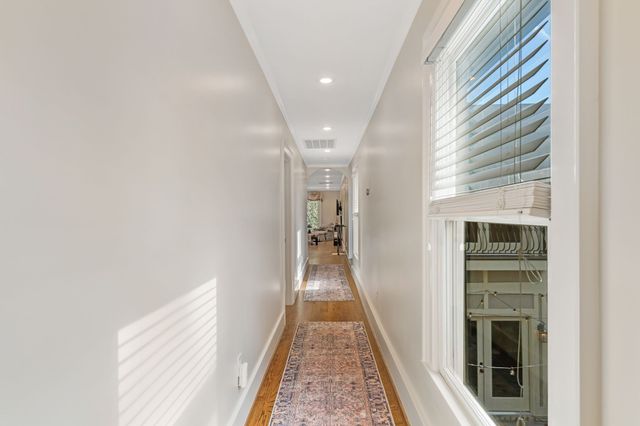 1724 Green Hills Dr, Nashville, TN 37215